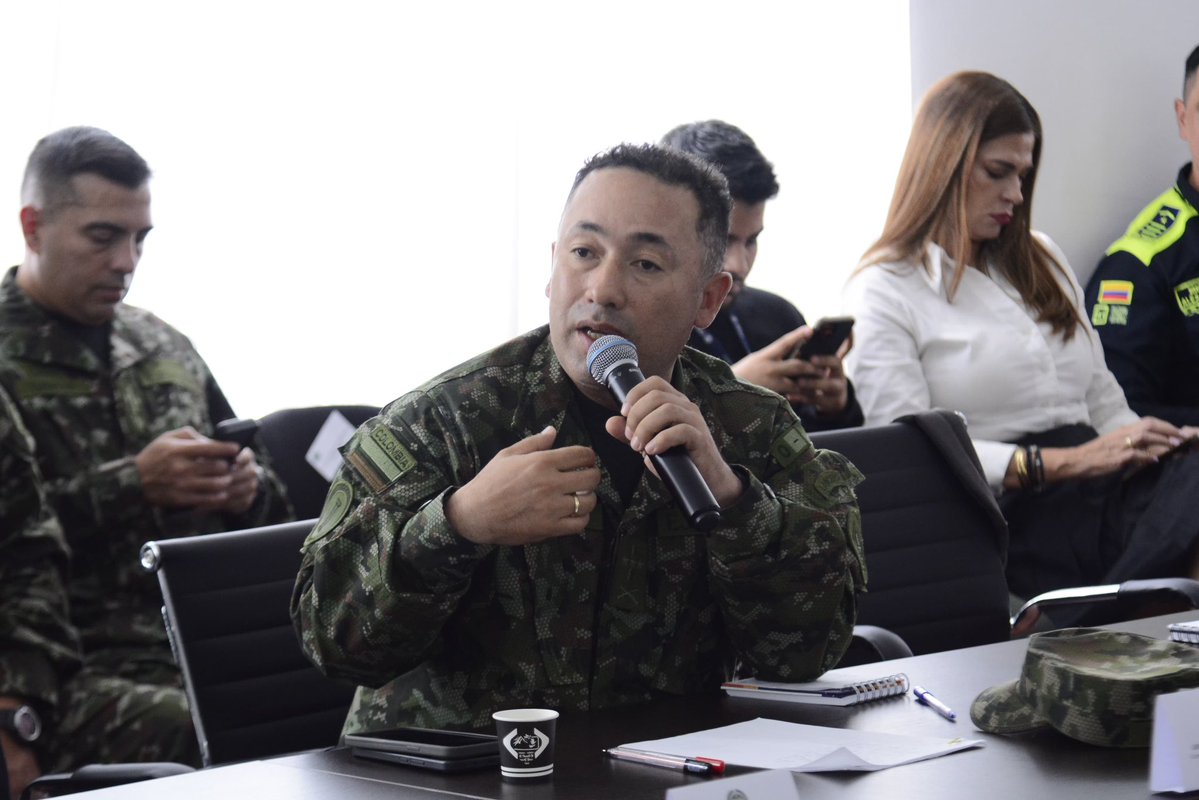 En #CumbreDeAlcaldes de la región metropolitana hacemos énfasis en seguir coordinando estrategias, sobre todo en materia de migración. 

Los golpes a la delincuencia extranjera tienen que seguir, hemos capturado a algunos con más de 60 anotaciones en diferentes partes del país;
