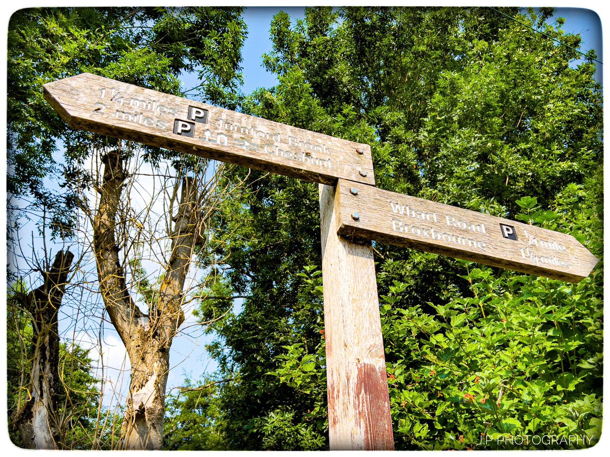 JPPhotography21's tweet photo. Todays walk along the River Lea from Turnford to Cheshunt via Seventy Acres bird sanctuary and Bowyers Water.
@SallyWeather @ChrisPage90 @HollyJGreen @WeatherAisling @SimonOKing @BBCLondonNews @Kate_Kinsella @lizzieweather @KawserQuamer https://t.co/jDiDogpjAV