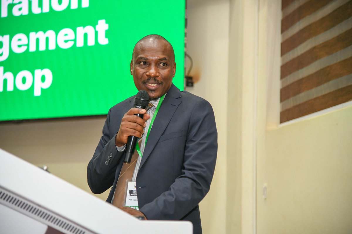 MaKCEES's tweet image. Opening the E-SMAC G11 workshop, Ag. DVC F&A @Makerere, Prof. Winston T. Ireeta praised the initiative as “a fruit of hard work.” He urged partner universities to institutionalize grants policies & enhance collaboration in strengthening research systems. @NIAIDNews @NothwesternU
