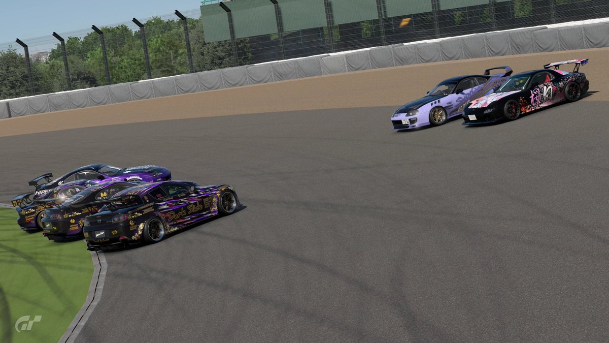 新メンバー加入しました！
奥 mattariさん
前 へっぽこホロオタさん
どうぞよろしくお願いします🙇‍♀️
#gt7 #darkslidegt7