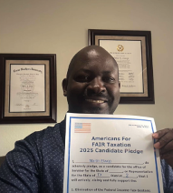 FairTaxOfficial's tweet photo. In a 2nd election cycle @MartinEtwop  signs a FAIRtax Campaign Pledge. Read our Grassroots Corner here https://t.co/6b7yGD49C1 https://t.co/8jr8Dy3aTK