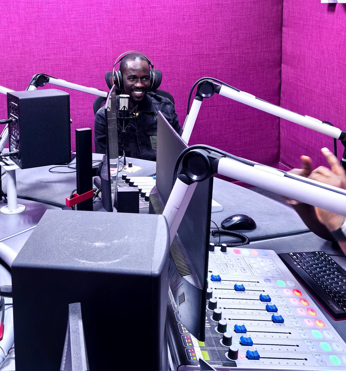Konga1037FM's tweet photo. Big shoutout to Jay Jackson for dropping gems and keeping it real on Creators Corner. From finding your voice to staying authentic in a filtered world, the convo was everything we needed and more.

Stream 24/7 on https://t.co/tibWPFRra2 

#KongaFM #KongaFMOnAir https://t.co/M75ukbmv5W
