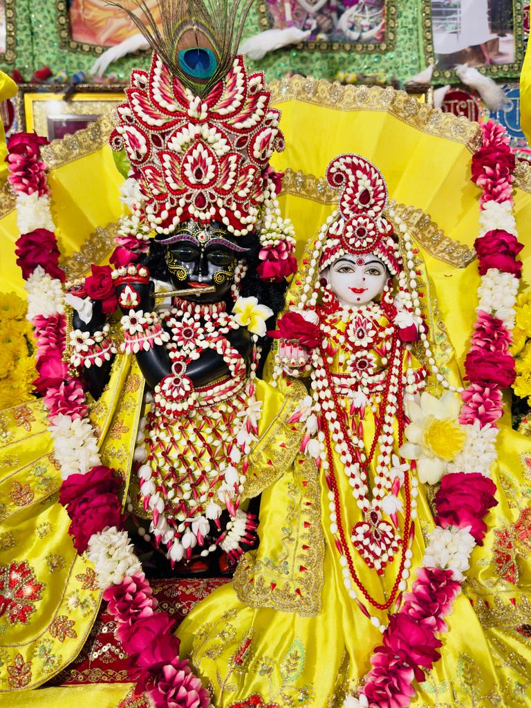 पूज्य प्रेमानंद जी महाराज के लाड़िले ठाकुर राधापिय जू महाराज