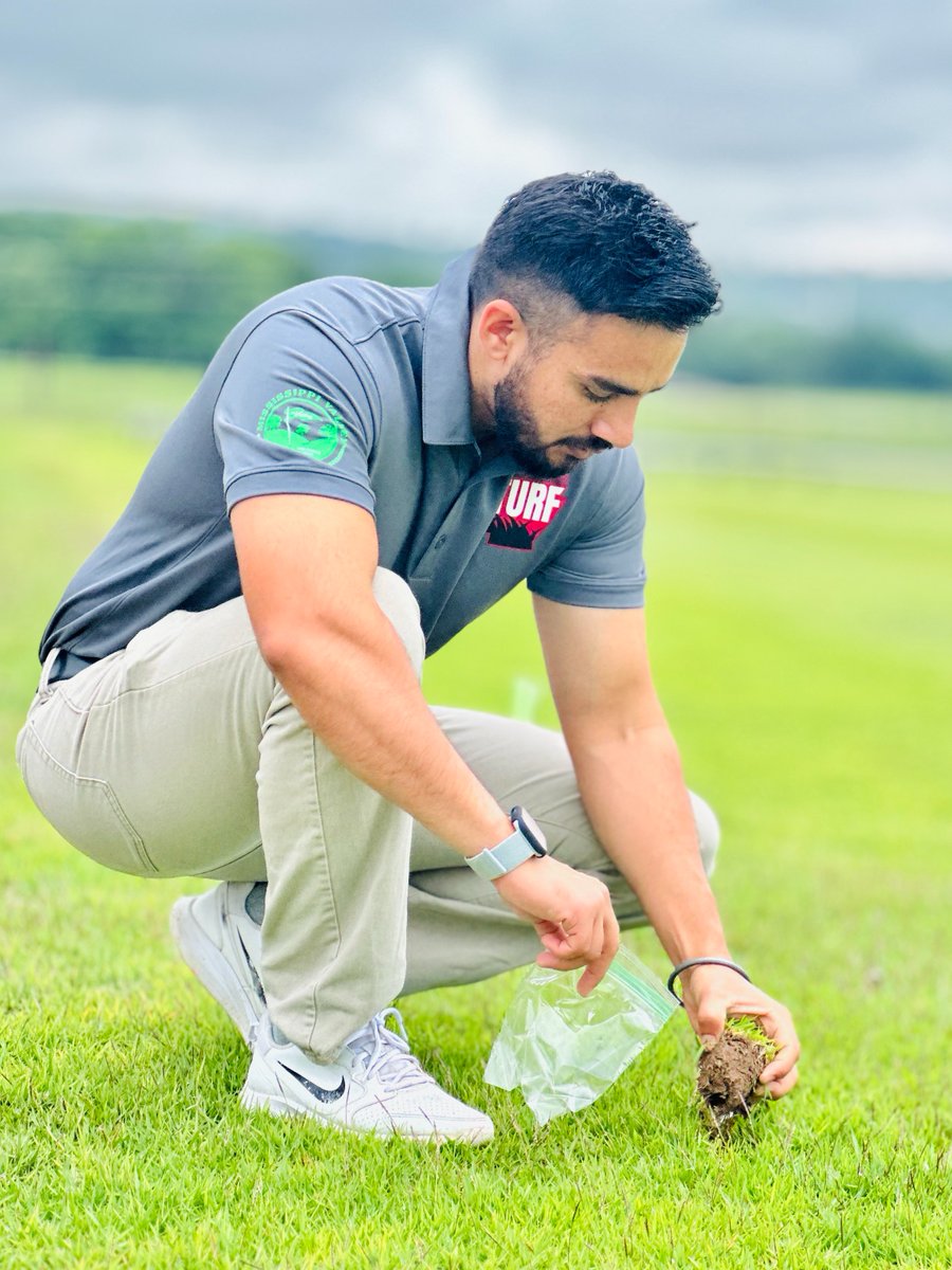 uarkhort's tweet image. Check out our recent story on Horticulture Ph.D. student, Sharandeep Singh Chahal, who is digging deep into turfgrass diseases that threaten lawns, athletic fields, and landscapes across the transition zone of the United States. @FarmerChahal
Read more: bit.ly/4kGjupI