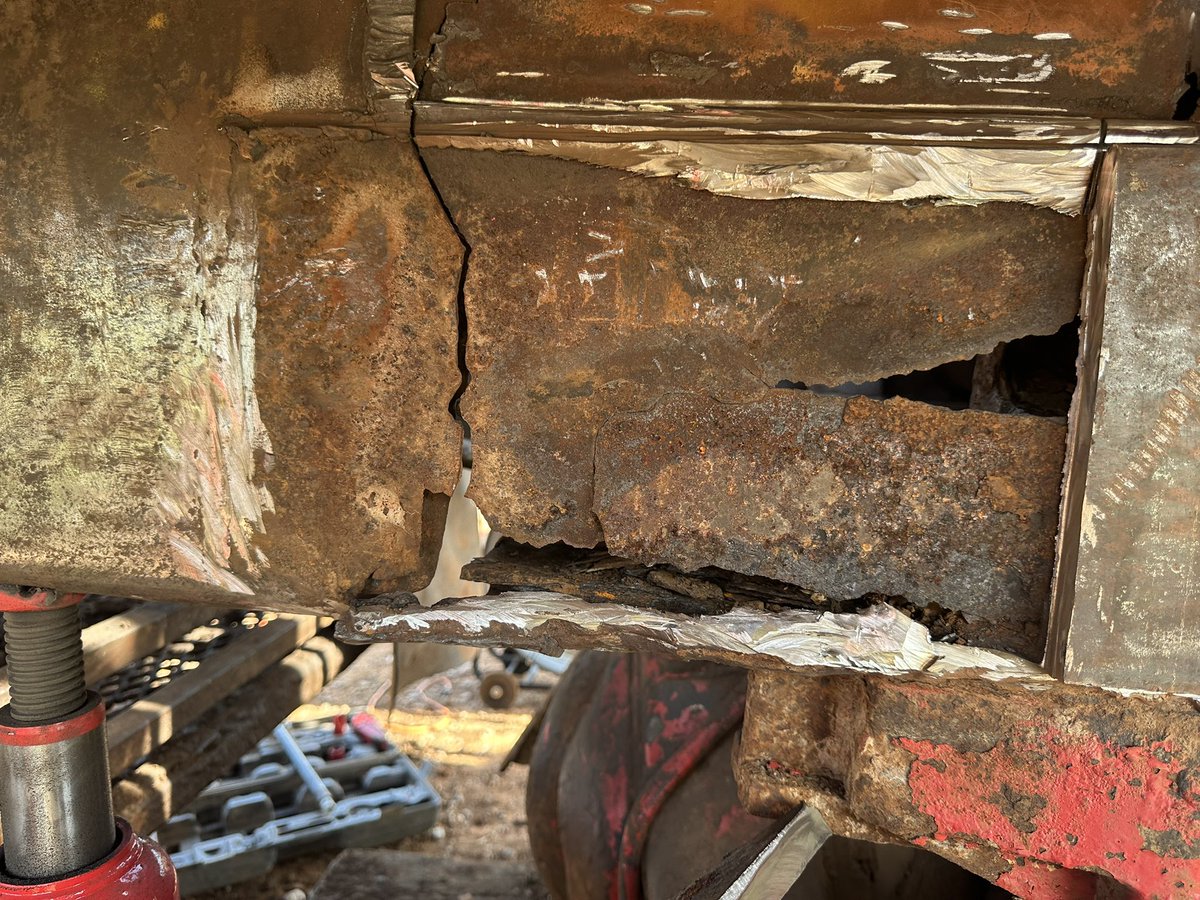 Whoever did this to this rig before we had it, go fuck yourself.  This is just shitty repair work that has now made my job much more difficult and expensive in both time and money. You just scabbed metal onto this shit in the back.. you should be ashamed and openly mocked..