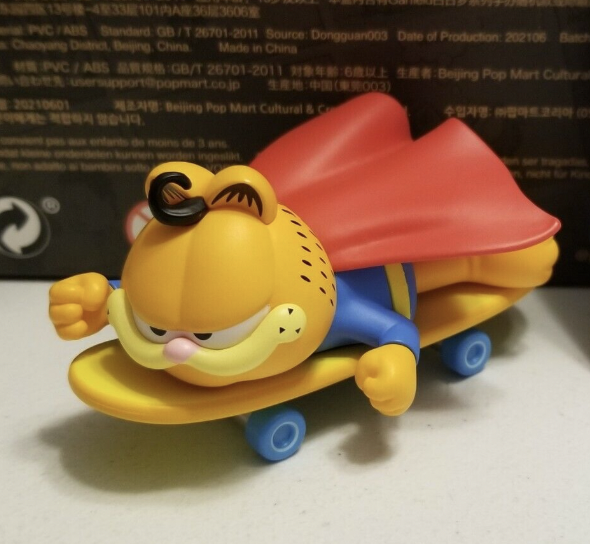 Q_Review's tweet image. Fun fact: in the Chris Pratt Garfield Movie universe, Jon Arbuckle is played by Nicholas Hoult