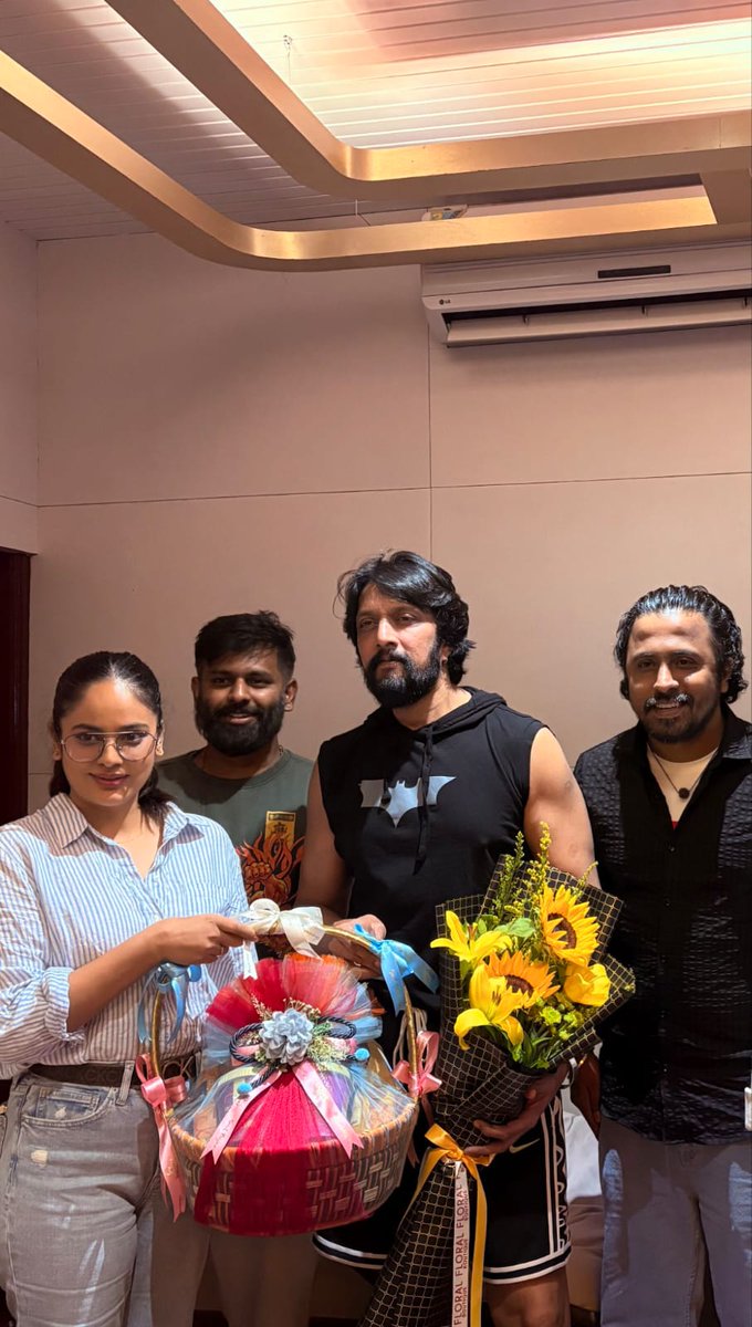 Exclusive PIC BOSS ❤️

<a href="/KicchaSudeep/">Kichcha Sudeepa</a> #KicchaSudeep𓃵