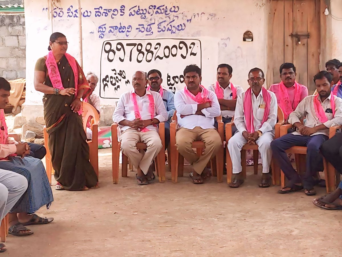 TJagruthi's tweet image. బీసీ ల బలోపేతానికి కృషి చేస్తున్న కల్వకుంట్ల కవిత గారి మీద తీన్మార్ మల్లన్న చేసిన అనుచిత వాఖ్యలను తీవ్ర స్థాయిలో ఖండించిన జగిత్యాల జిల్లా బీఆర్ఎస్ సీనియర్ నాయకురాలు & ధర్మపురి మాజీ మార్కెట్ చైర్మన్ అల్లం దేవమ్మ.