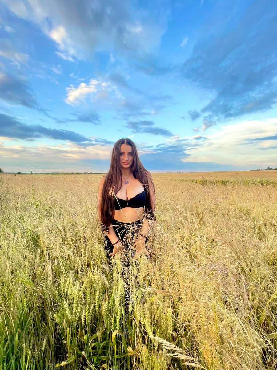 viktoria60820's tweet image. Така гарна природа🥹 Ненько, ти неймовірна! 🇺🇦
#хтивка