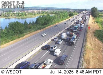 Here's a look at the drive into Marysville.  Crash NB 5 near 528.  <a href="/wsdot_traffic/">WSDOT Traffic</a>