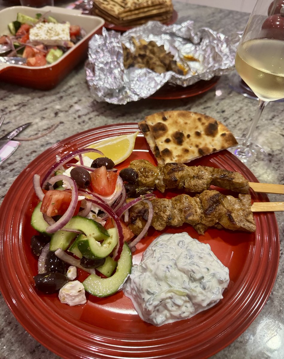 Only a few short weeks until our annual Greek 🇬🇷 odyssey, so Souvlaki, home made Tzatziki and a Horiatiki was most certainly called for.