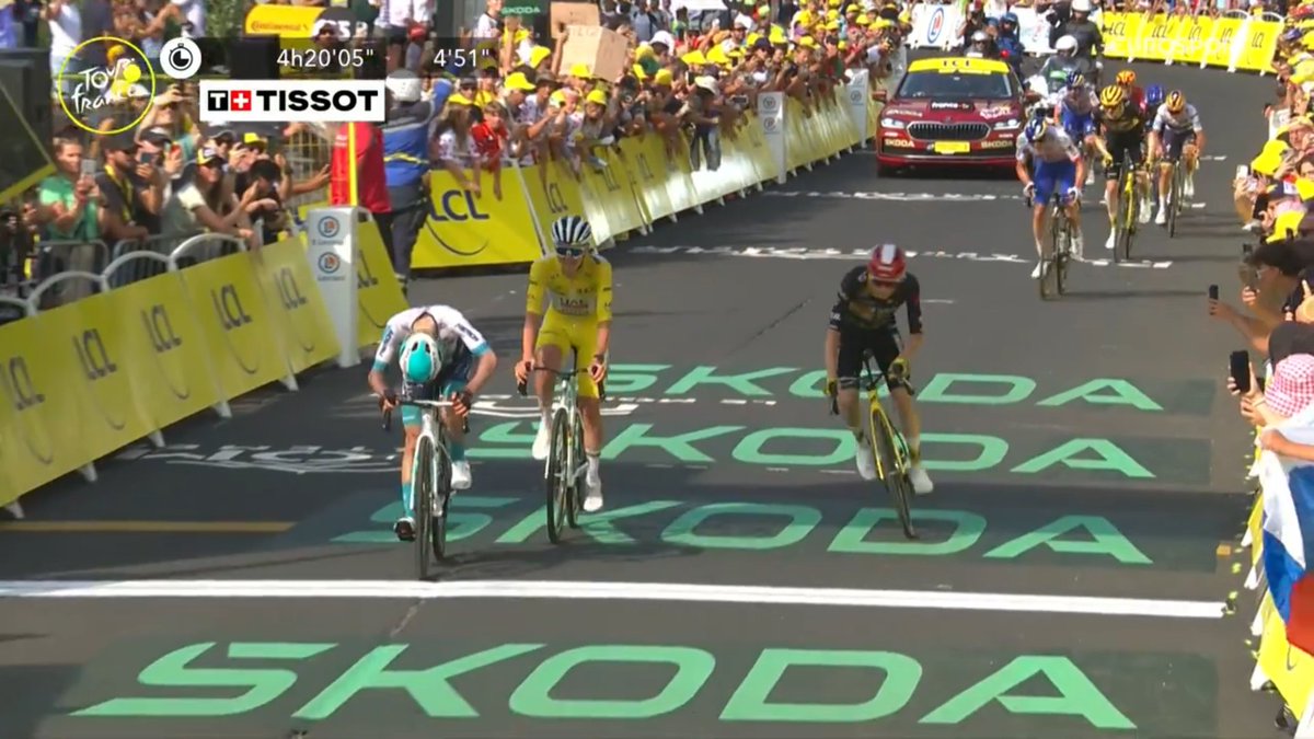 Pogacar didn't want to do the sprint becuase he wanted to lose the Yellow Jersey, Vingegaard didn't want to do it because he didn't want to get beaten. Lenny Martinez spared them from this awkward moment and brought them home.
#TDF2025