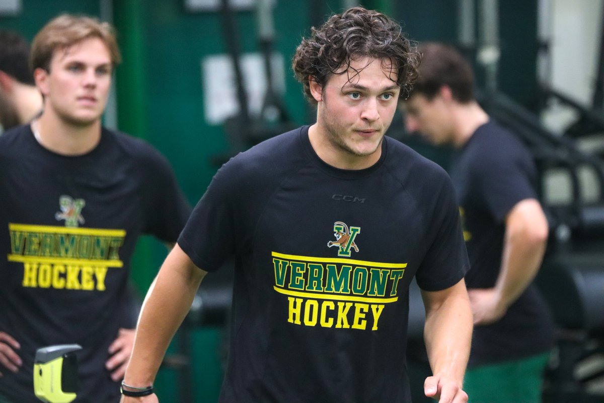 UVMmhockey's tweet image. ๐ง๐ฒ๐๐ ๐๐ฎ๐, sure sign the boys are back!
#802Hockey