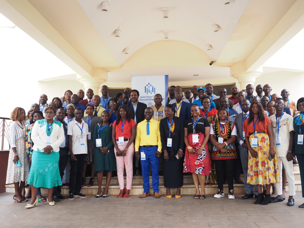 UNHCR_CAR's tweet image. À Bangui, du 8 au 10 juillet, le @jointdatacenter (HCR et Banque mondiale) et @Icasees1 ont formé 85 experts 📊 pour améliorer la collecte de données sur les populations déplacées de force et à risque d’apatridie en 🇨🇫.
Une étape clé pour mieux inclure les plus vulnérables!🤝