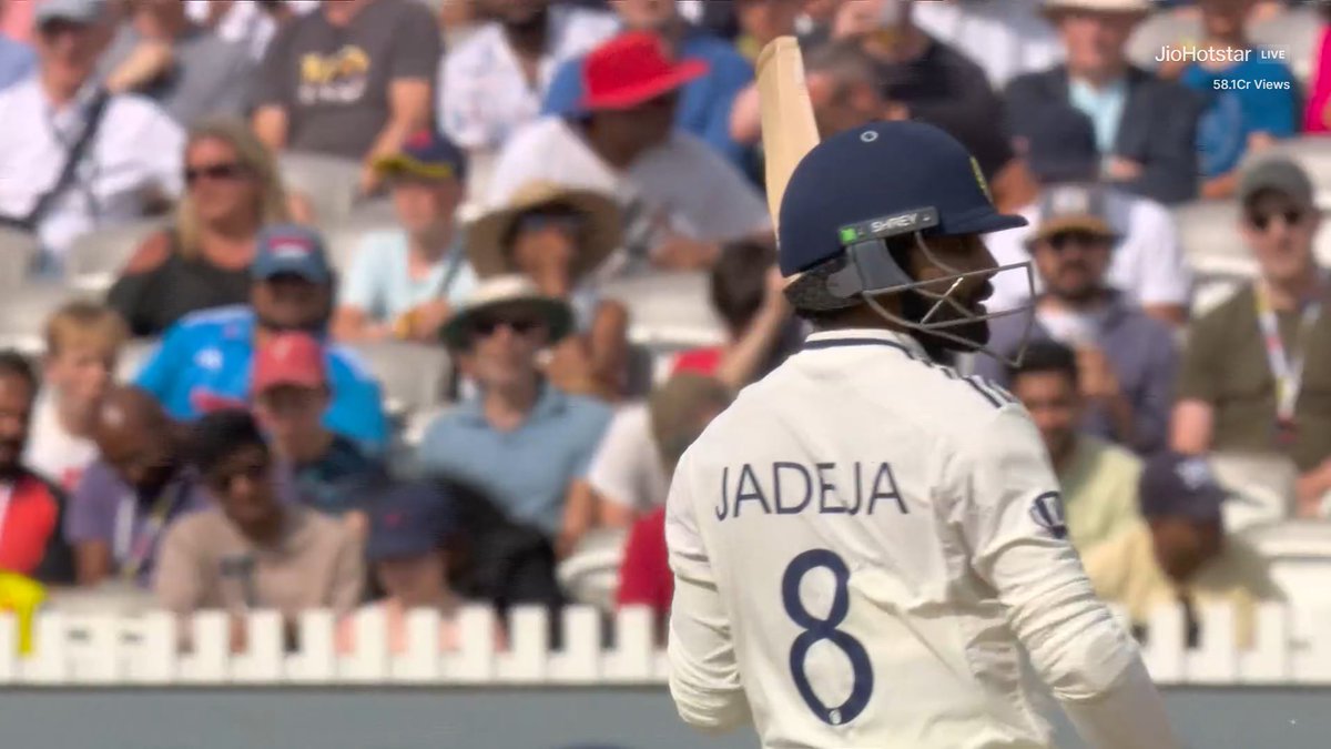 ITS TIME TO STAND UP &amp; SALUTE THE GREATNESS OF RAVINDRA JADEJA...!! 🙇

Lost the Test match but he fought when no one believed India could fight hard, This is Greatness.