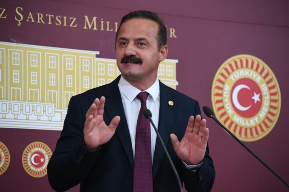 Mehmet (@em_ir3734) on Twitter photo Chp için; “Sen Müslüman Türk milletinin başına bela mısın” diyen Muhsin Başkanın yanında yetişip Milliyetçi ayaklarına takılıp günün sonunda CHP’nin kayığına binen kişinin adıdır <a href="/yavuzagiraliog/">Yavuz Ağıralioğlu</a> Chp için; “Sen Müslüman Türk milletinin başına bela mısın” diyen Muhsin Başkanın yanında yetişip Milliyetçi ayaklarına takılıp günün sonunda CHP’nin kayığına binen kişinin adıdır <a href="/yavuzagiraliog/">Yavuz Ağıralioğlu</a>