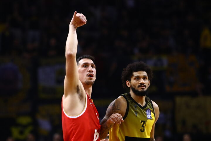 Karma is a bitch , ψευτοόπαδιλικια τσαμπουκαδες για να σε πετάξουν σαν στυμμένη λεμονόκουπα, πηρες οτι σου αξιζει  #aekfc #paobc #Olympiacosbc