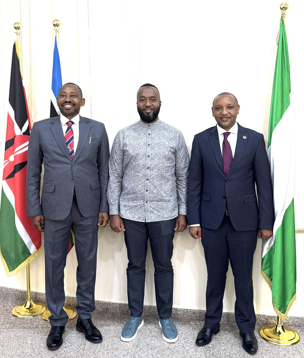 Kenya High Commission in Abuja, Nigeria|🇰🇪🤝🇳🇬 (@kenyahc_nigeria) on Twitter photo 1/2. Today, we had the honour of hosting Hon. <a href="/HassanAliJoho/">Hassan Ali Joho, EGH.</a>, EGH, Cabinet Secretary for Mining, Blue Economy & Maritime Affairs, who is in Abuja for the 4th Edition of the Africa Natural Resource & Energy Investment Summit.#AFNIS2025.
🇰🇪🤝🇳🇬
<a href="/ForeignOfficeKE/">State Department for Foreign Affairs | Kenya</a> 1/2. Today, we had the honour of hosting Hon. <a href="/HassanAliJoho/">Hassan Ali Joho, EGH.</a>, EGH, Cabinet Secretary for Mining, Blue Economy & Maritime Affairs, who is in Abuja for the 4th Edition of the Africa Natural Resource & Energy Investment Summit.#AFNIS2025.
🇰🇪🤝🇳🇬
<a href="/ForeignOfficeKE/">State Department for Foreign Affairs | Kenya</a>
