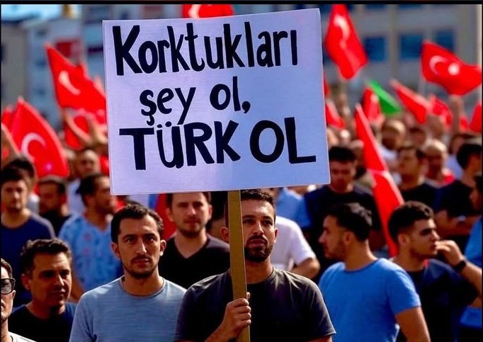 Korktukları şey ol, Türk ol.

Ne Mutlu Türk'üm Diyene!