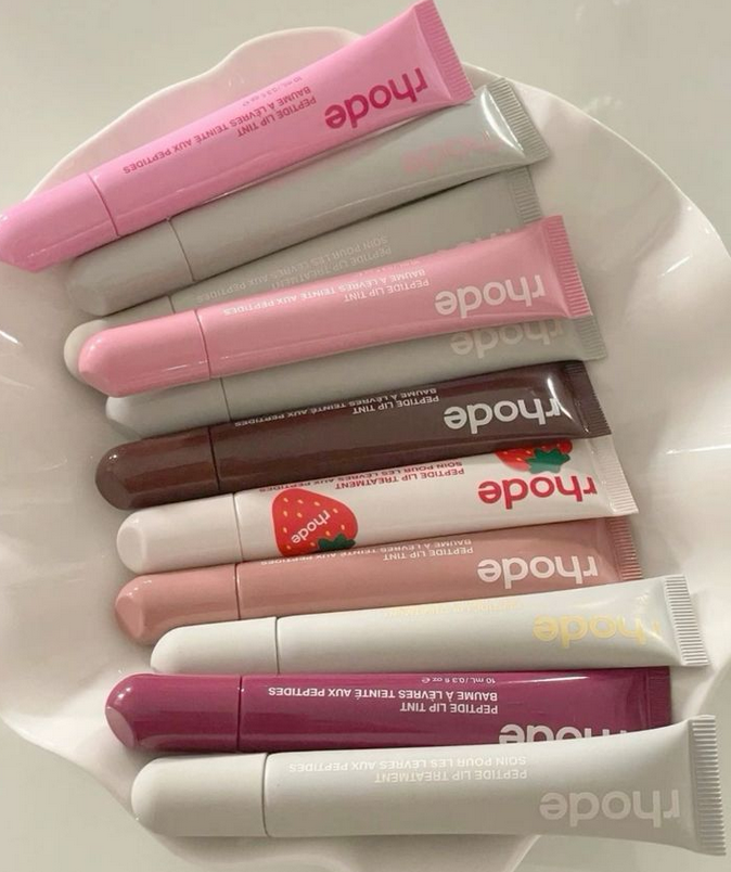 rosyalpes's tweet image. co zamawiacie z rhode? 👀 #tweetme