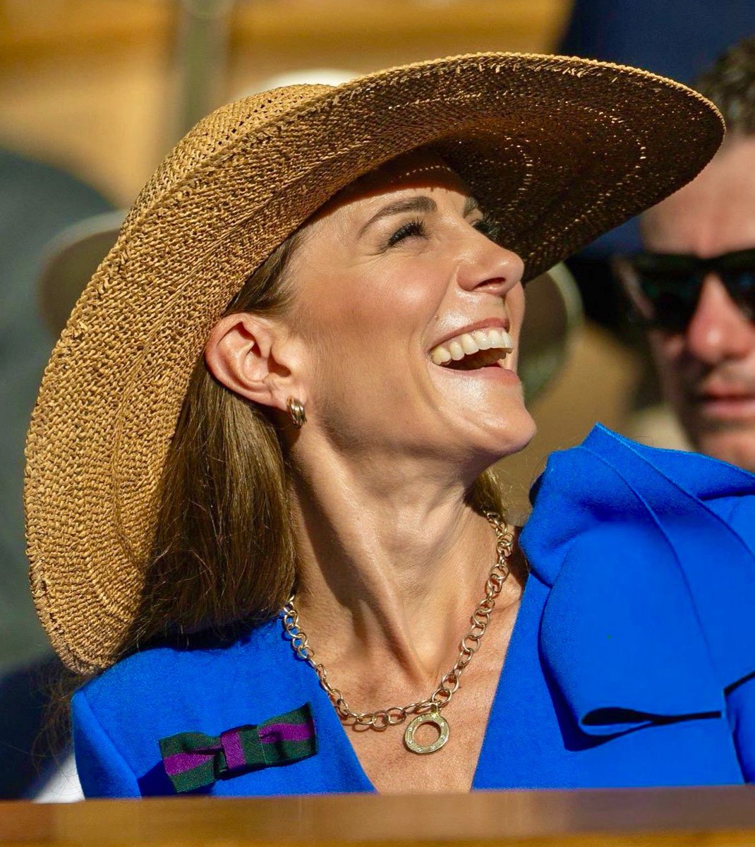 RoyallyBelle_'s tweet image. The hat, the smile, the glow 馃ぉ
The Princess of Wales attending Wimbledon yesterday 馃挋