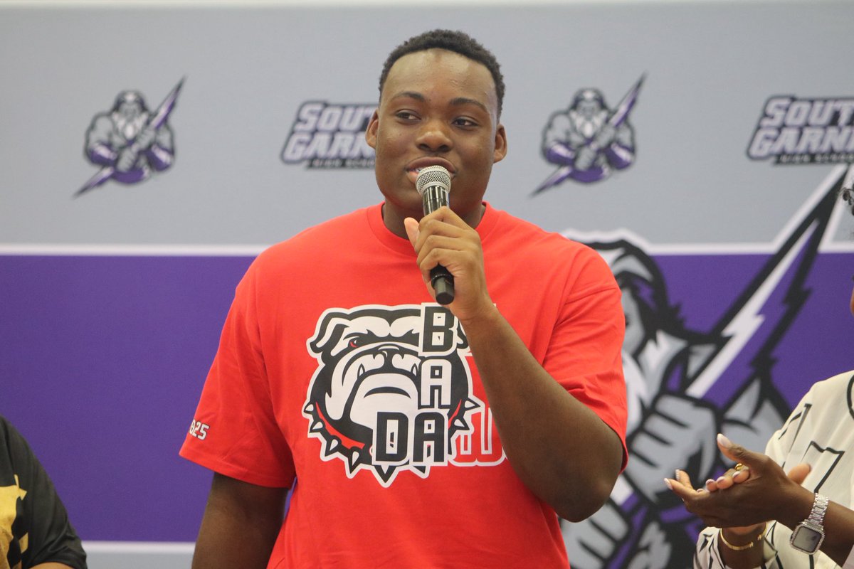 Georgia has a hefty group of commits and targets ranked in the latest Rivals300. #GoDawgs

+Risers
+ Insight from Charles Power
+Intel on remaining targets in top 300

Story: on3.com/teams/georgia-…