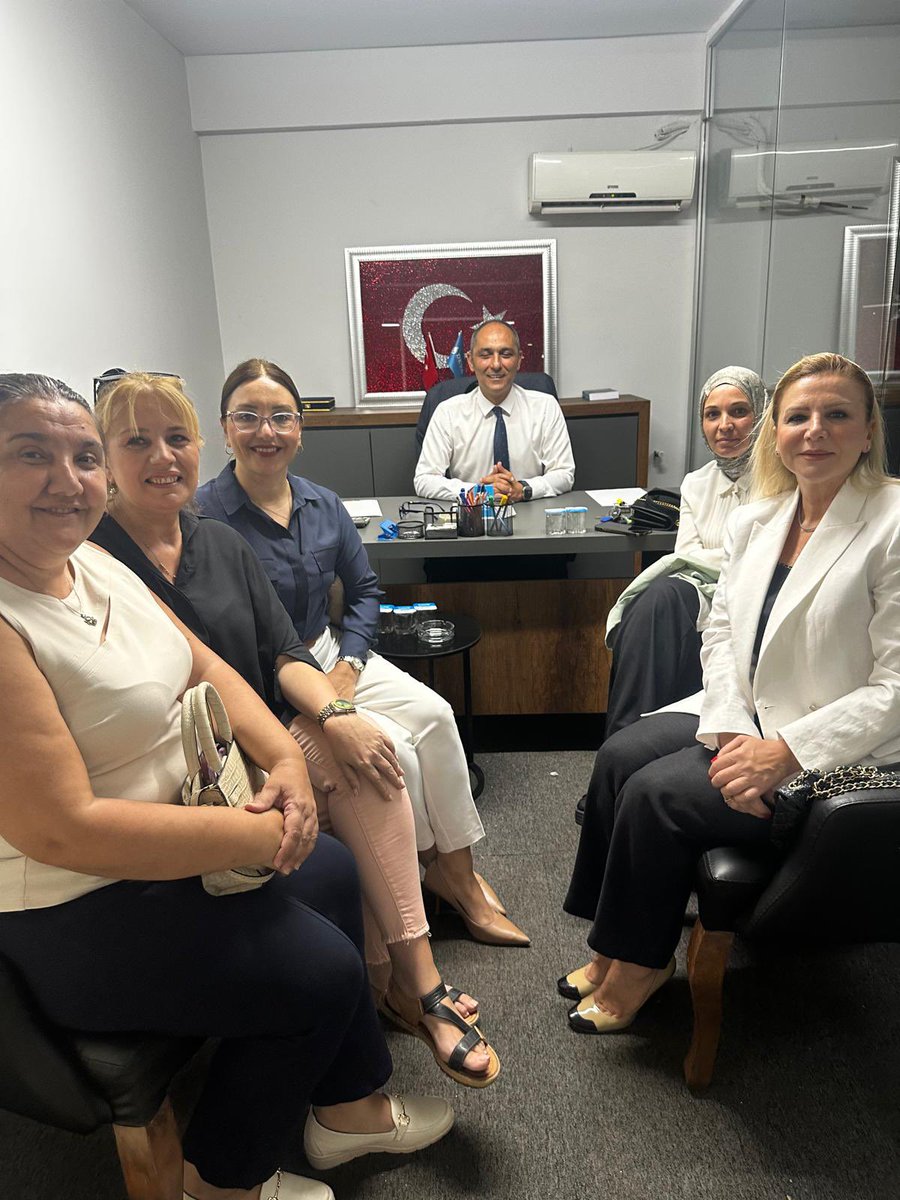 İl YK toplantımız öncesi  il başkanımız Sn.<a href="/A_HakanAgaoglu/">Ali Hakan Ağaoğlu</a> ile kadın çalışmaları başkanlığı olarak gündeme dair istişarelerde bulunuyoruz. 💧💧💧

#birliktegüçlüyarınlara 

<a href="/istanbuldadeva/">DEVA Partisi İstanbul</a> <a href="/istanbulkadinda/">İstanbul DEVA Kadında</a> <a href="/zeynep_sudan/">Zeynep Sudan</a> <a href="/SaniyeYaygan/">Saniye Yaygan</a> <a href="/sultanotlu/">Sultan Otlu</a> <a href="/yildizozguvenn/">Yıldız Özgüven</a> <a href="/GulayocalanDeva/">Gülay</a>