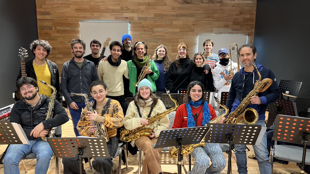 TeatroSolis's tweet image. 🎵#Conciertogratuito de la Orquesta de la Licenciatura en Jazz y Música Creativa de la UTEC del Departamento de Soriano. Repertorio ecléctico interpretado por jóvenes de la primera carrera de formación en jazz de nuestro país.
🎟️Entrada por inscripción
🗓️6 de agosto, 18:30h