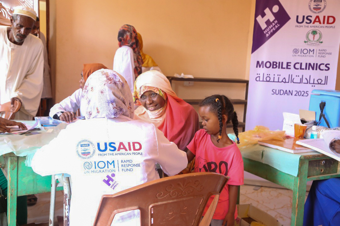 IOMSudan's tweet image. Cholera is spreading and IOM is responding.
IOM's cholera response has reached more than 600,000 people in 5 states including:
🏥 166K reached at 27 health facilities
💧 540K provided safe water
🚽 23K reached with 157 latrines, 320 underway
🧼 Hygiene kits & awareness raising