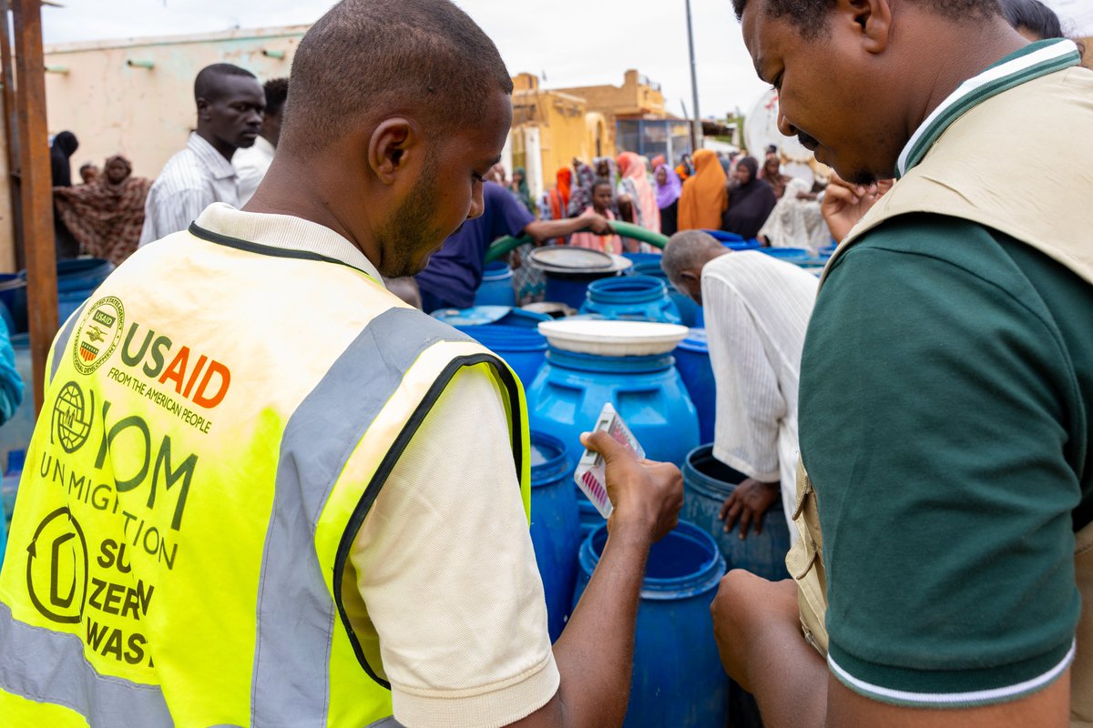 IOMSudan's tweet image. Cholera is spreading and IOM is responding.
IOM's cholera response has reached more than 600,000 people in 5 states including:
🏥 166K reached at 27 health facilities
💧 540K provided safe water
🚽 23K reached with 157 latrines, 320 underway
🧼 Hygiene kits & awareness raising