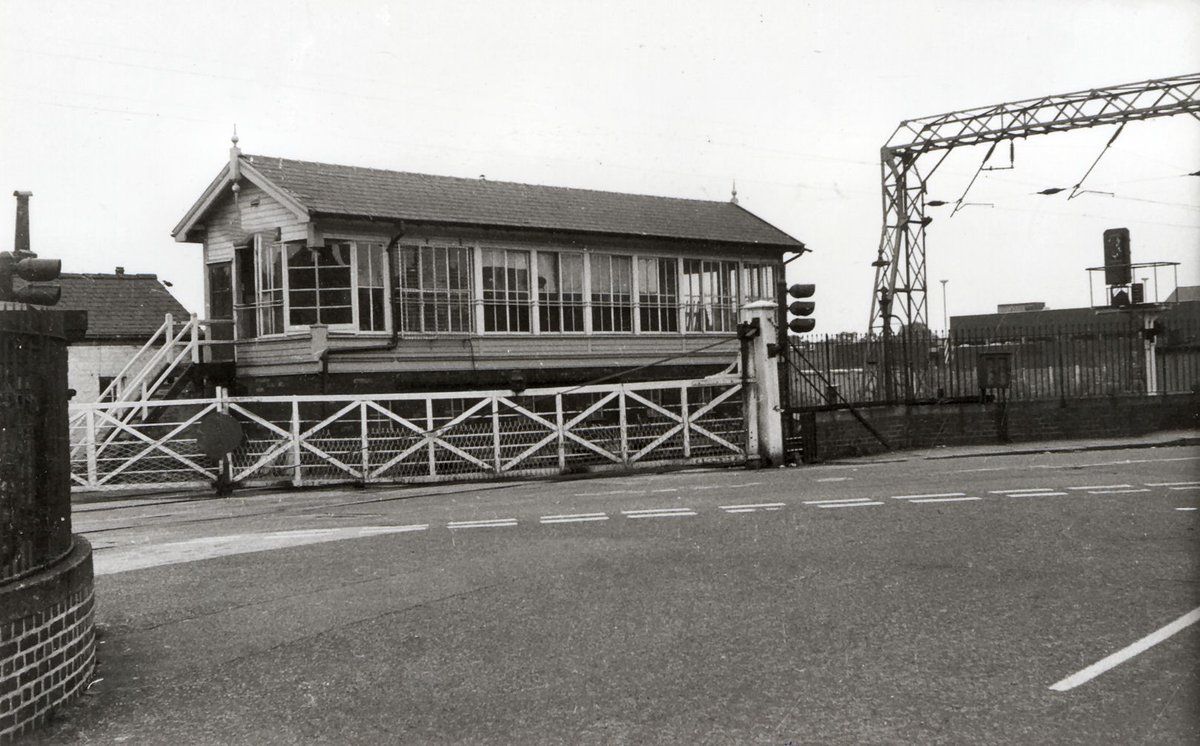 TraffordArchive's tweet image. Location quiz for today ๐ง
Can you identify these locations in the Trafford area?
Answers will be posted on Thursday morning