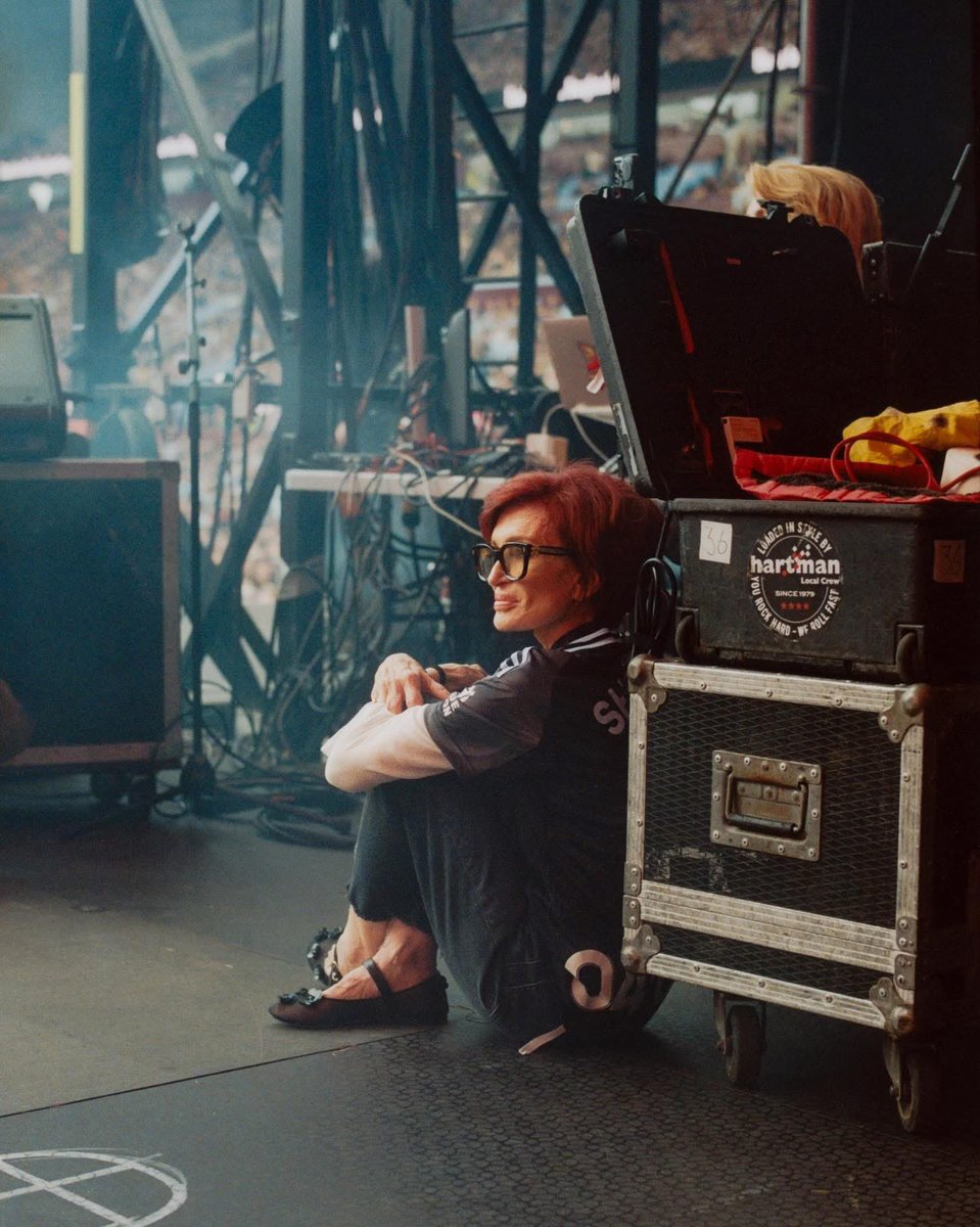 TheOzzFest's tweet image. The one who made Back to the Beginning actually happen @MrsSOsbourne
📸: @OliverHalfin