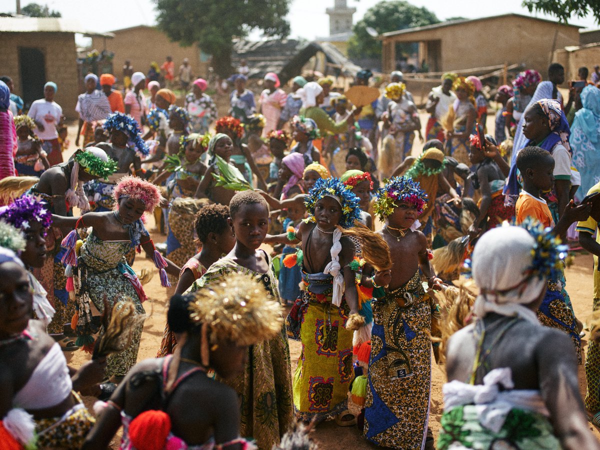 GOLDCOUNCIL's tweet image. Behind the scenes in Cote D'Ivoire. Watch the new episode of Gold: The Journey Continues, where we visit a young gold mine and explore the early stages of its relationship with the surrounding community. Watch here: spr.ly/60114412J #GoldAJourney