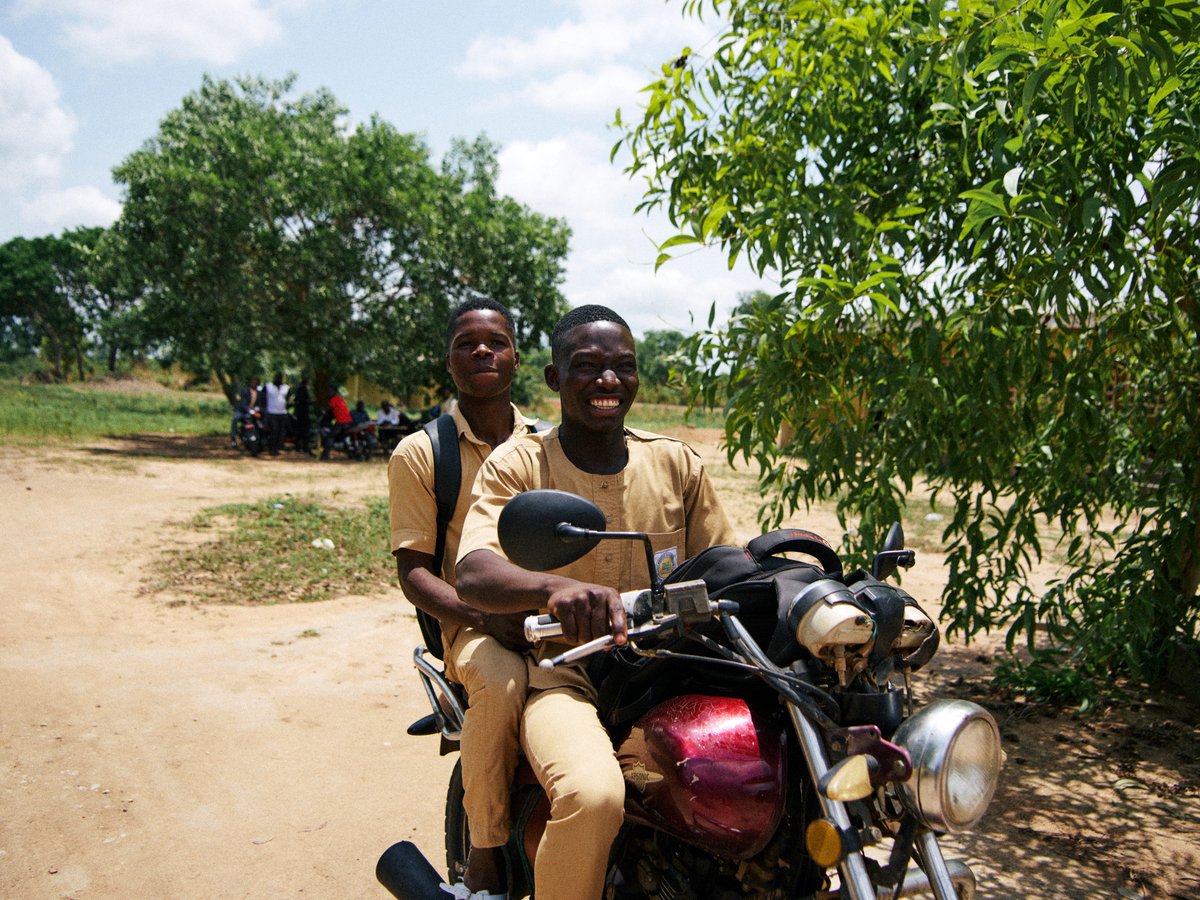GOLDCOUNCIL's tweet image. Behind the scenes in Cote D'Ivoire. Watch the new episode of Gold: The Journey Continues, where we visit a young gold mine and explore the early stages of its relationship with the surrounding community. Watch here: spr.ly/60114412J #GoldAJourney