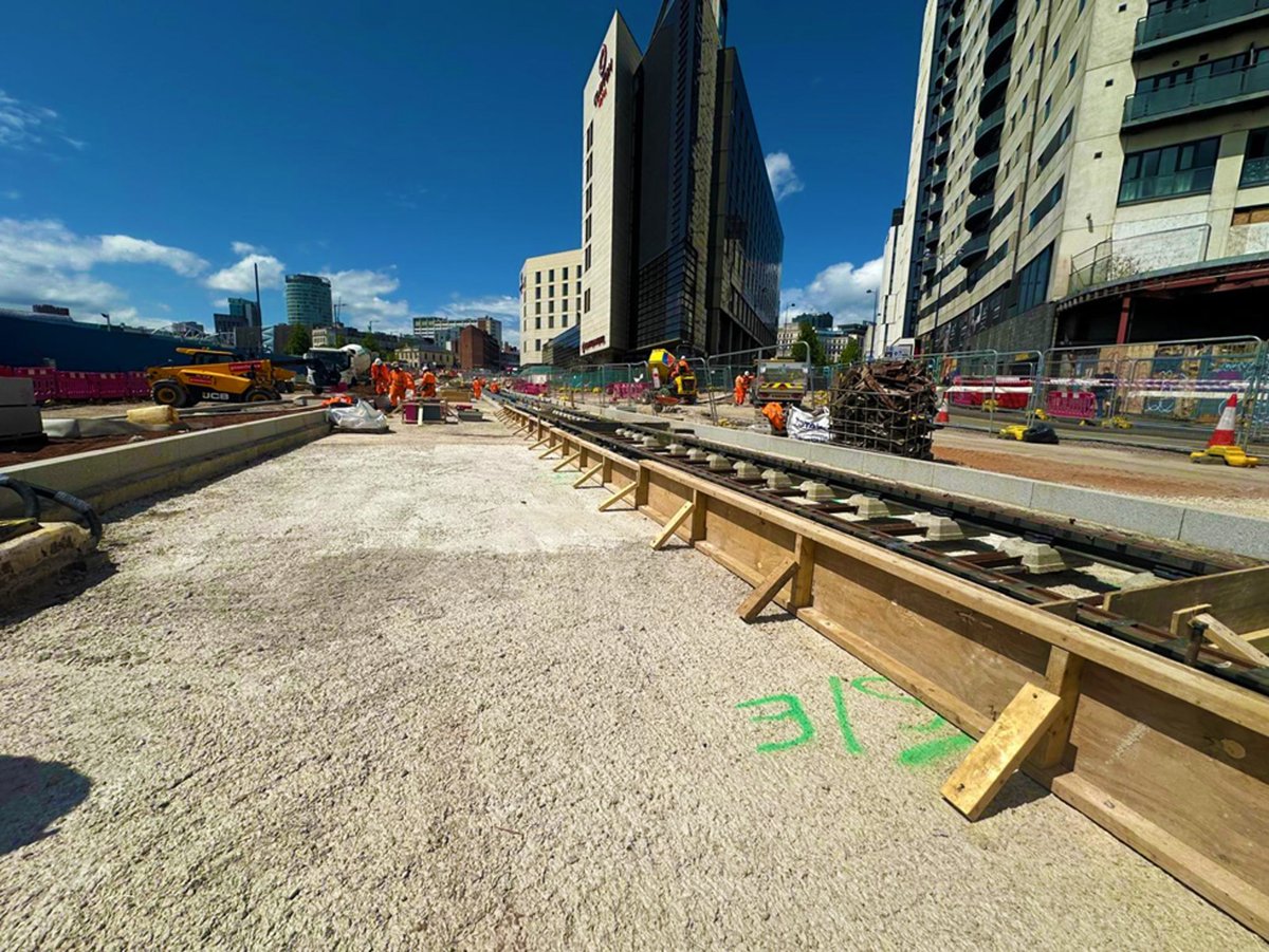 Colas Rail UK (@colasrailuk) on Twitter photo π #MetroMonday Clayton Hotel Remains On Track!
π·ββοΈπ·ββοΈ Our Urban division's #BEETeam as part of <a href="/midlandtram/">Midland Metro Alliance</a> continue to make progress on <a href="/ClaytonHotels/">Clayton Hotels</a> temporary terminus with installation of more track on the #Birmingham Eastside Extension
#ColasRailShares π #MetroMonday Clayton Hotel Remains On Track!
π·ββοΈπ·ββοΈ Our Urban division's #BEETeam as part of <a href="/midlandtram/">Midland Metro Alliance</a> continue to make progress on <a href="/ClaytonHotels/">Clayton Hotels</a> temporary terminus with installation of more track on the #Birmingham Eastside Extension
#ColasRailShares