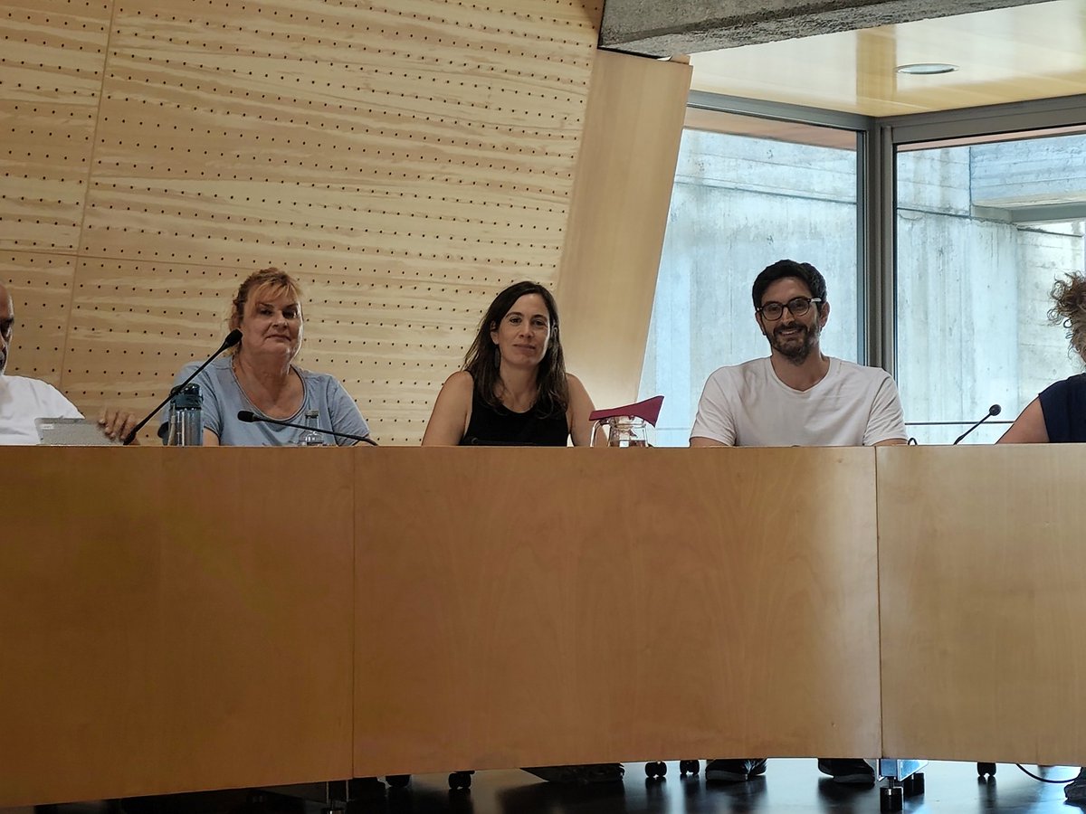 Comença el #PleMollet del mes de juliol. 

youtube.com/live/ECygTPF0A…

❤️💚💜