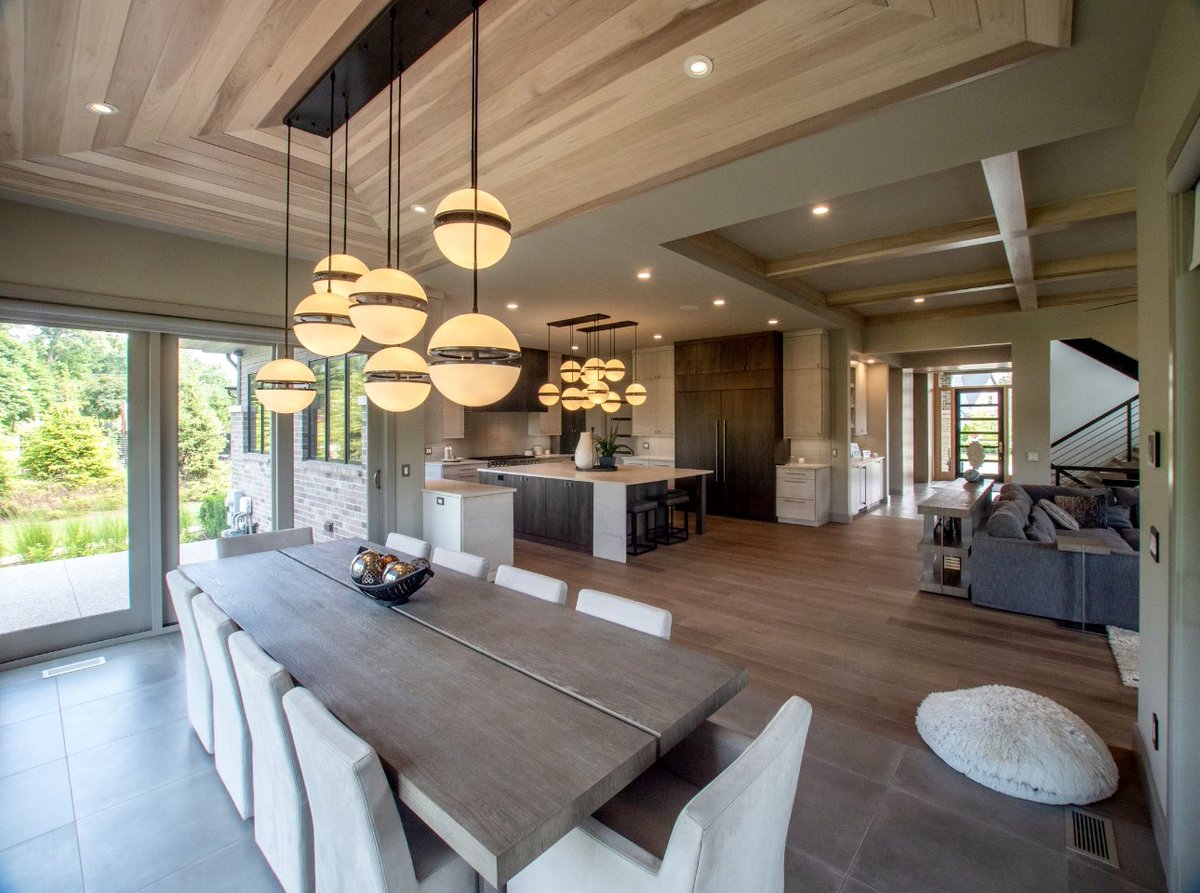 JPCHomebuilder's tweet photo. Embracing Prairie style, this open-concept haven merges natural materials and expansive windows for seamless summer entertaining. The coffered ceiling and layered lighting craft a warm, timeless retreat.
#PrairieStyle #LuxuryLiving #SummerEntertaining #CustomHome #DesignBuild https://t.co/3EUX8yNCMP