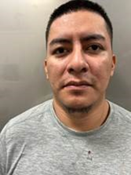 ERONewOrleans's tweet image. 馃毃ICE New Orleans arrested Marco Antonio Hernandez-Ramirez, a citizen of Mexico. His criminal history includes:
馃挜Aggravated Assault
馃挜Illegal Possession of a Firearm
馃挜DUI
馃挜Leaving the Scene of an Accident
馃挜Violation of Probation