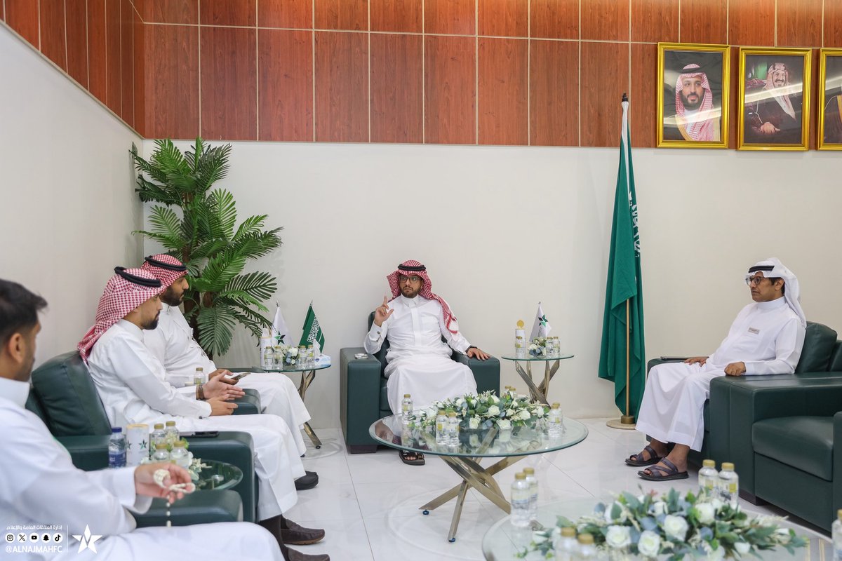 alnajmahfc's tweet photo. 🏦|
قام وفد من بنك الرياض مساء اليوم بزيارة لمقر نادي النجمة، مثّله كلٌ من الأستاذ أحمد الخلب والأستاذ صالح الحبيب، وذلك لتقديم عدد من العروض الخاصة والخدمات المميزة لمنسوبي النادي
#نجمة_عنيزة
#نادي_النجمة_الانتماء_المفضل
#دوري_روشن_السعودي https://t.co/U3JZRG0Wca