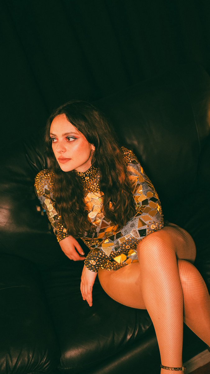 francescacheeks's tweet image. Venerdì 18 possiamo incontrarci al Franciacorta Village con @radionumberone 💛 per iscriverti al meet&greet clicca qui radionumberone.it/radio-number-o… ✨