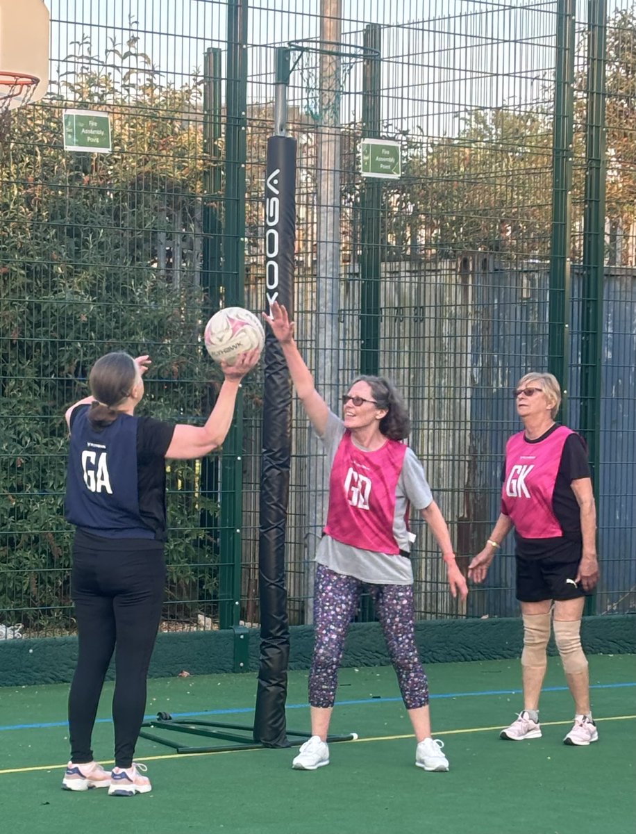 Plenty of time to get yourself ready for #Walking #Netball this evening! Got to make the most of these gorgeous summer evenings whilst they are still here! 😉

Charter Community Sports Centre #Portsmouth 7-8pm £5 PAYG or FREE for  <a href="/BHLiveActive/">BHLiveActive</a> members. 

<a href="/Hants_Netball/">Netball in Hampshire & IOW</a>