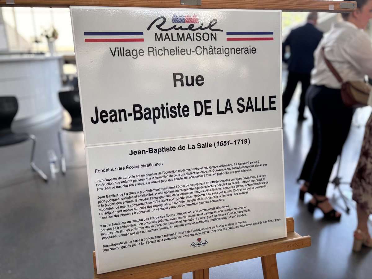 Xabi Elizagoyen (@xabi_elz) on Twitter photo Aux côtés du Maire <a href="/patrick_ollier/">Patrick OLLIER</a>, de Gabriel Andrei, Directeur de Passy Buzenval et du Frère Jean-René Gentric pour renommer la rue Otis Mygatt située à proximité du collège-lycée du nom de Jean-Baptiste de La Salle, en hommage au fondateur des écoles chrétiennes. Aux côtés du Maire <a href="/patrick_ollier/">Patrick OLLIER</a>, de Gabriel Andrei, Directeur de Passy Buzenval et du Frère Jean-René Gentric pour renommer la rue Otis Mygatt située à proximité du collège-lycée du nom de Jean-Baptiste de La Salle, en hommage au fondateur des écoles chrétiennes.
