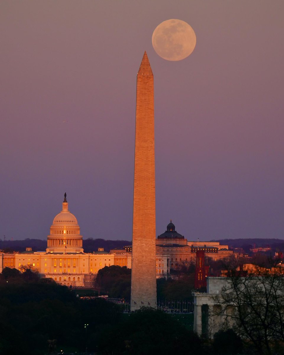 washingtondc's tweet image. A picture perfect view. ๐ธ๐
๐ธ: drchubacca / IG #Only1DC