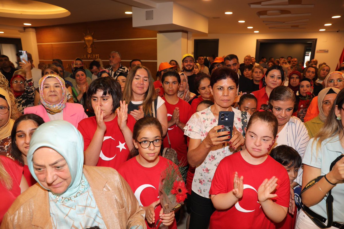 📍AK Parti Adana İl Başkanlığı

İl Sosyal Politikalar Başkanlığımız, Gönüllü Anneler ve özel çocuklarımızın iş birliğiyle “15 Temmuz Temalı Resim Sergisi”nin açılışını; İl Başkanımız Sn. Tamer Dağlı ve MHP İl Başkanı Sn. Yusuf Kanlı’nın katılımıyla gerçekleştirdik.

#15Temmuz