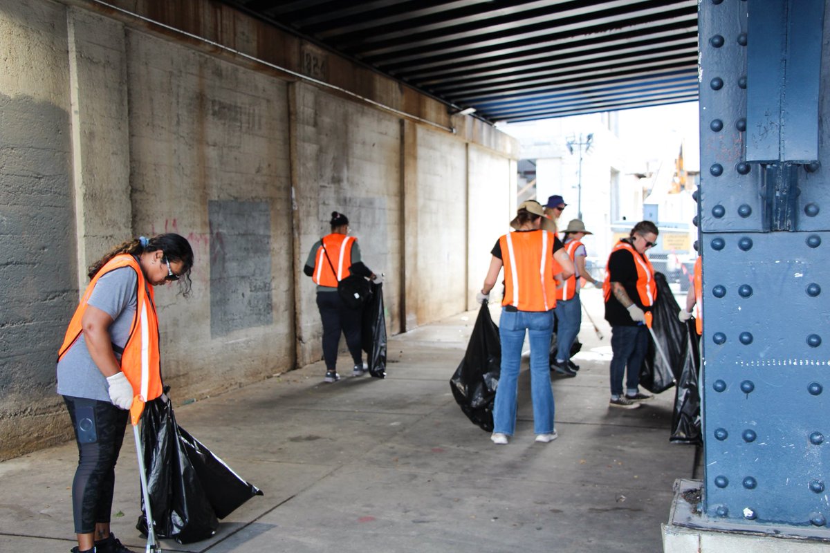 Downtown Indy, Inc. (@indydt) on Twitter photo Itโs WNBA All-Star week, and weโre committed to ensuring residents and visitors alike experience a Downtown that feels vibrant and cared for.
Huge shoutout to our volunteers who came together to pick up litter on streets and sidewalks in the Cole Noble neighborhood. <a href="/kibiorg/">KeepIndianapolisBeautiful</a> ๐ Itโs WNBA All-Star week, and weโre committed to ensuring residents and visitors alike experience a Downtown that feels vibrant and cared for.
Huge shoutout to our volunteers who came together to pick up litter on streets and sidewalks in the Cole Noble neighborhood. <a href="/kibiorg/">KeepIndianapolisBeautiful</a> ๐