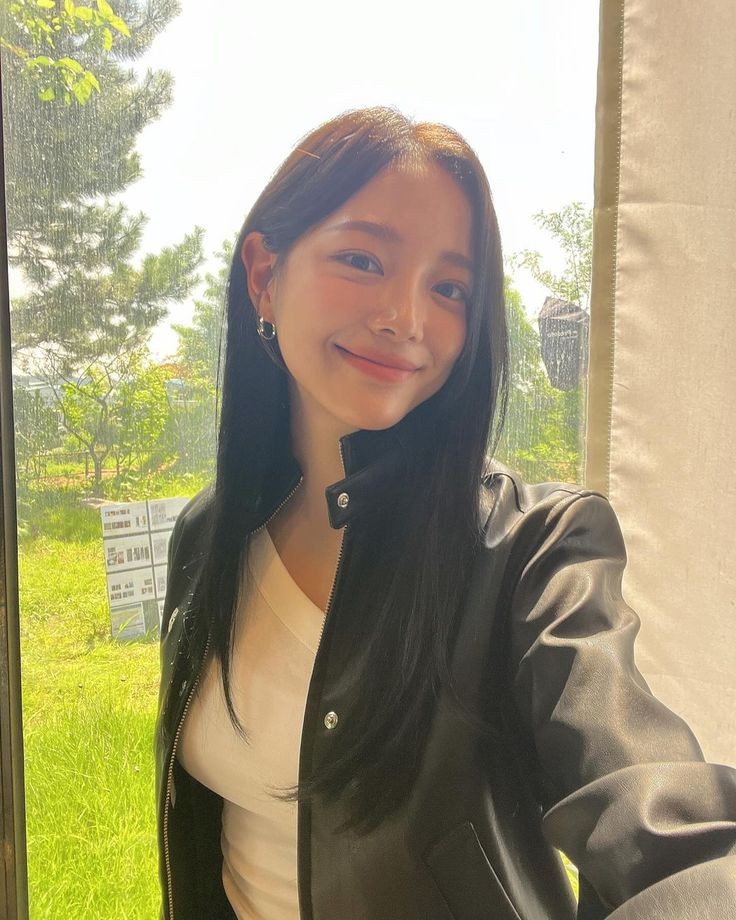 Merhabaaa biz sejeong satış ve takas hesabıyızz ilanlarınıza etiketlerseniz rtlerizz tr de cok piyasası olmadıgı icin goda acacagım arada daha cok kisinin gormesi icin rt atarsanız sevinirimm🫶🏻