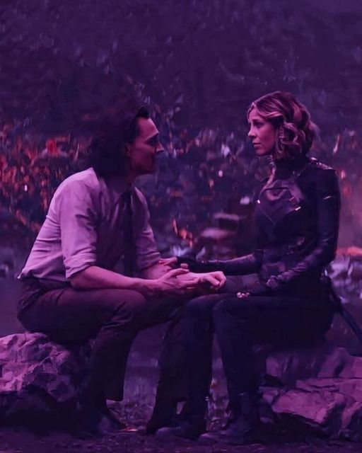 PlantedPies's tweet image. Deleting the apps so I can meet someone the old fashioned way (being captured by the Time Variant Authority and falling in love with myself in an apocalypse)