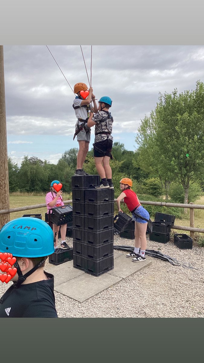 fairwayGLP's tweet image. Year 6 residential…crate stacking and archery. 
💚 🎯 💚
#Fairway #GLP #Year6