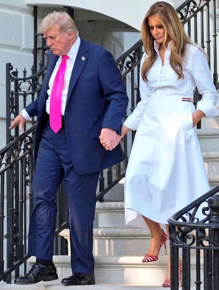 Smash the heart button if you truly love this great couple FLOTUS! ❤️