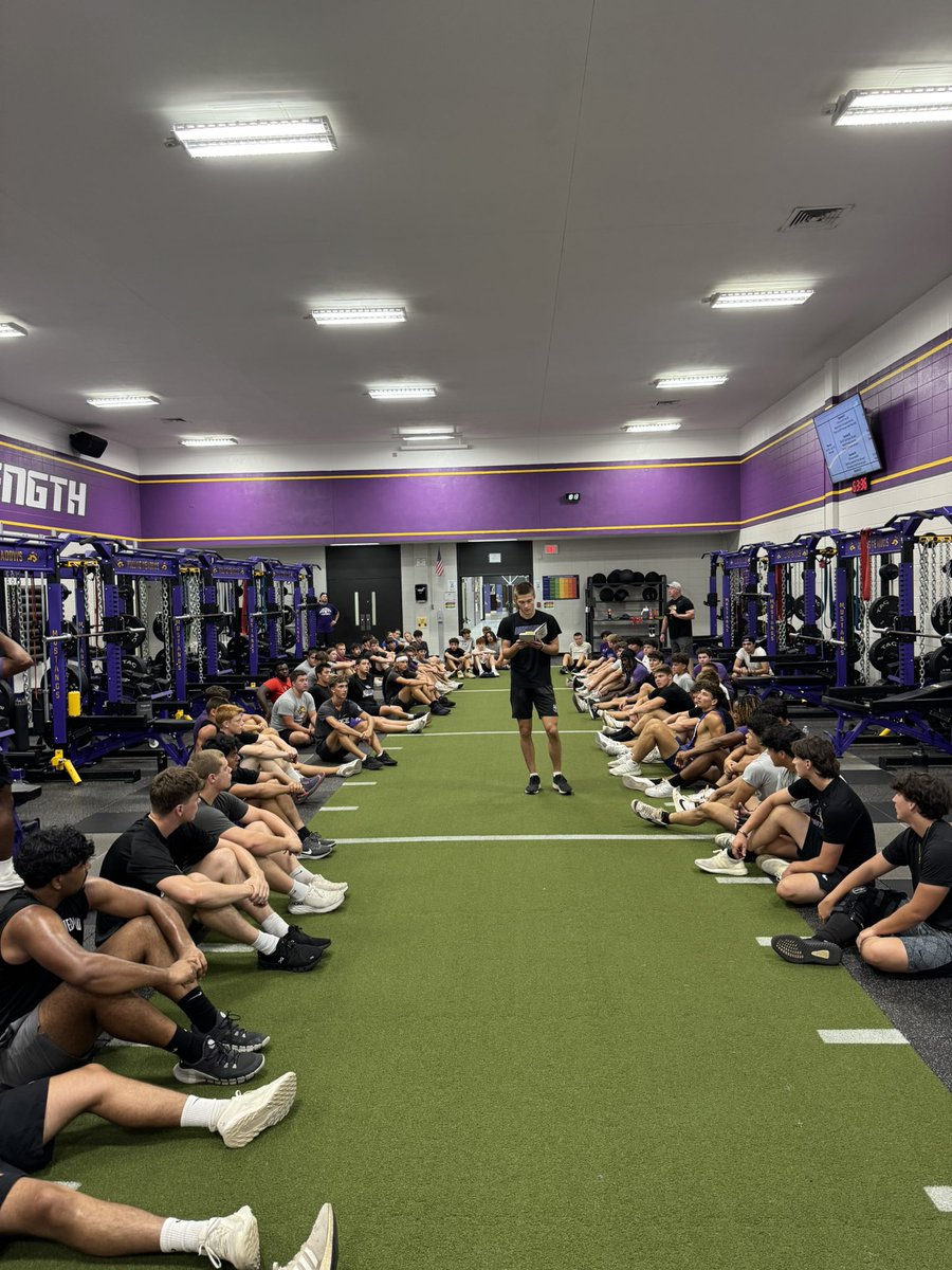 RM Strength & Conditioning (@rm_strength) on Twitter photo Book Study Week #4: Create From The Inside Out
Thanks to <a href="/Alepuzanovic915/">Arman Lepuzanović</a> (‘26🏈🏃) for delivering this week’s message!
“Don’t let your circumstance define you. You define your circumstance with your attitude, energy, and actions.”
Raise The Standard - 🧱by🧱 Book Study Week #4: Create From The Inside Out
Thanks to <a href="/Alepuzanovic915/">Arman Lepuzanović</a> (‘26🏈🏃) for delivering this week’s message!
“Don’t let your circumstance define you. You define your circumstance with your attitude, energy, and actions.”
Raise The Standard - 🧱by🧱